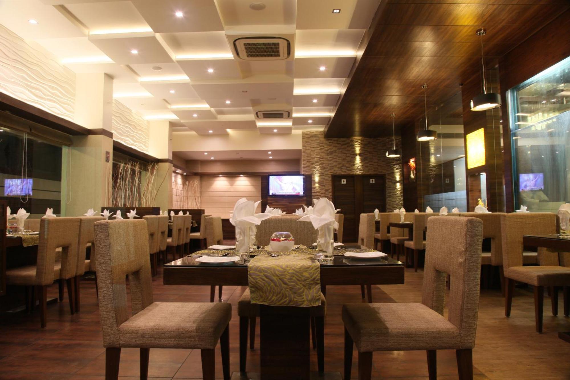 Le Grande Residency -Unmarried Couples Are Not Allowed Ahmedabad Exterior photo