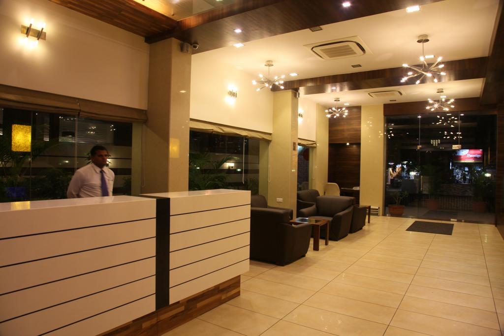 Le Grande Residency -Unmarried Couples Are Not Allowed Ahmedabad Exterior photo
